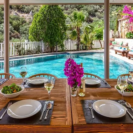 Korsan- 8 Bedroom With Private Pool And Sea View Vila