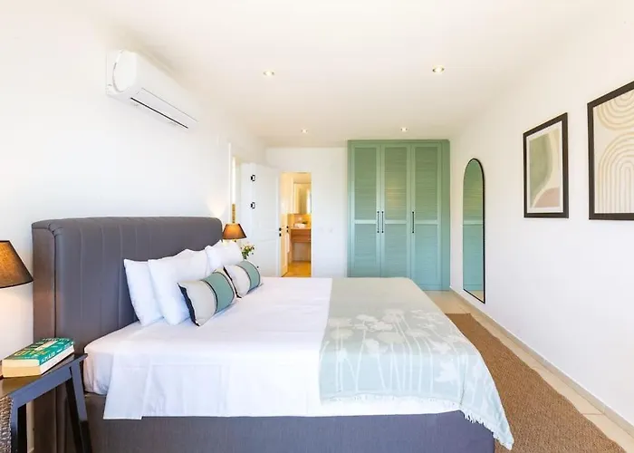 Villa Korsan- 8 Bedroom With Private Pool And Sea View *