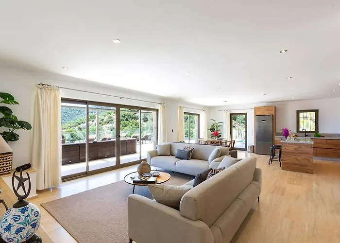 Villa Korsan- 8 Bedroom With Private Pool And Sea View *